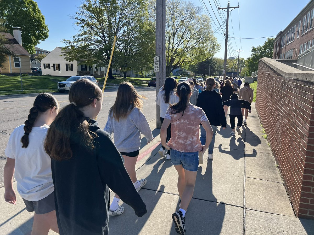 Superteam Legends tried a walk outside for class meeting instead of jumping on Chromebooks right away. <a href="/BIS_principal/">Berry Principals</a> <a href="/LCS_BC/">Lebanon City Schools</a>