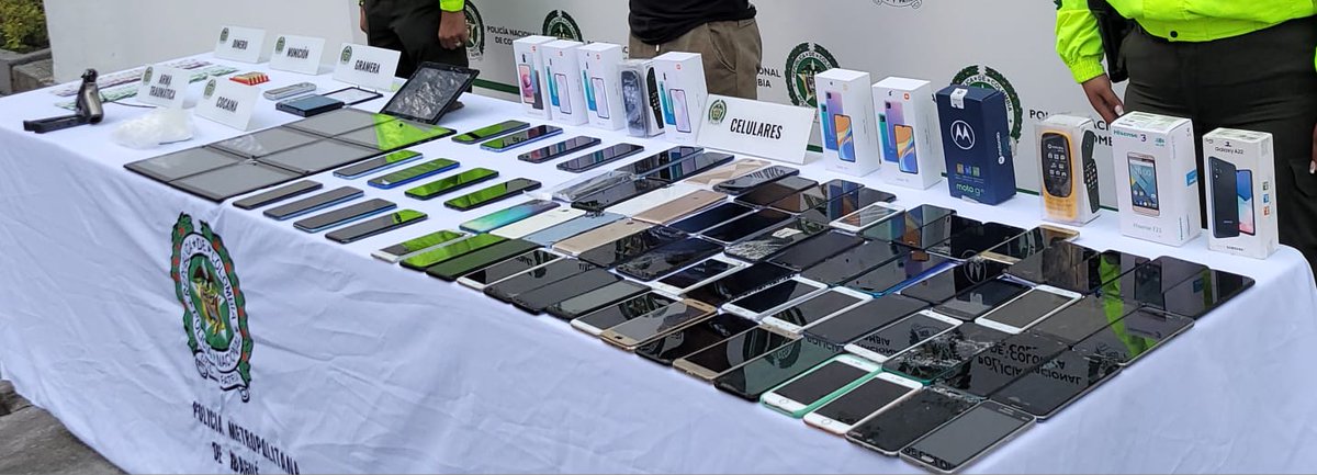 origennoticiasc's tweet image. #judicial | En el #operativo fueron realizadas dos diligencias de #allanamiento una en el barrio Gaitán y la otra en el centro de #Ibagué, donde lograron incautar un #armadefuego tipo #traumática, 7 #tablet, 145 #celulares, alrededor de 1.600 dosis de #Cocaina.