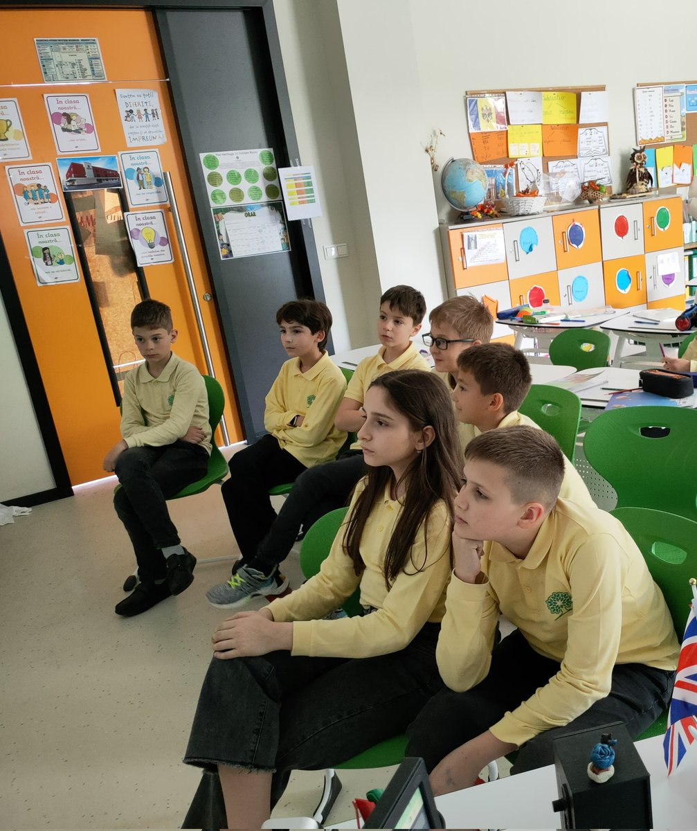 @his_global @Tatianapopab @NASA @HIS_Moldova @TakeActionEdu @redplanetrick @call_him_bob @HeritagePrimary @HeritageScienc3 @CpdHeritage @koentimmers The students in my class listen and are excited for this opportunity to talk to astronauts. Thank you so much!
