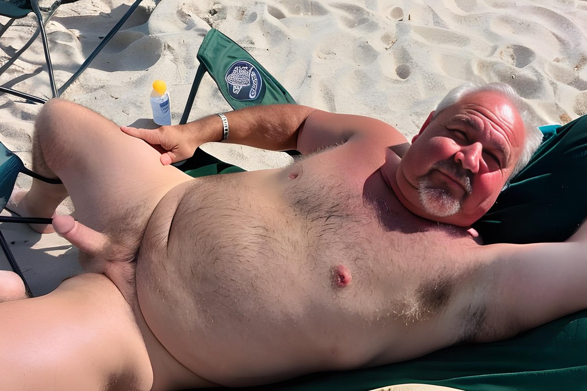 Trackf2's tweet photo. Summer is coming! #aiart #nudedaddy #maturegay https://t.co/8HvVPteIoJ