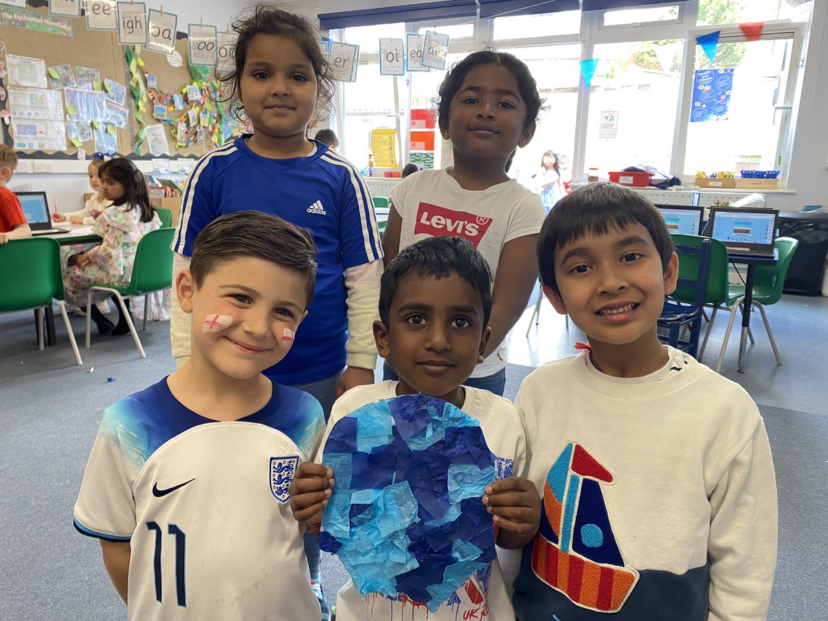 BrookfieldSM3's tweet photo. Coronation collage! #Leoarts @LEOacademies https://t.co/OOGIDuhBgF