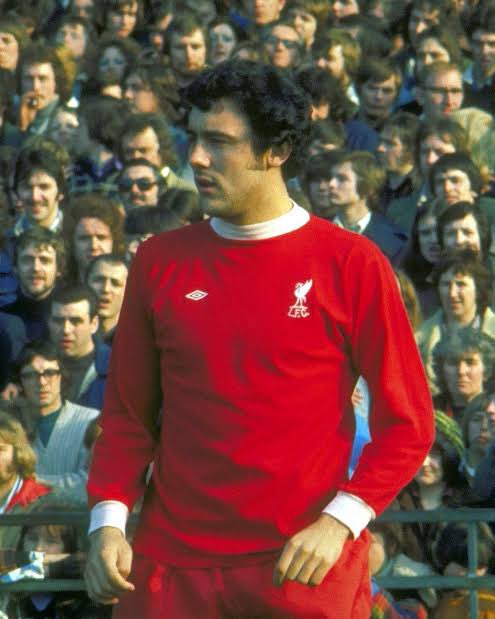 Goalloungetv's tweet photo. The new #LFC kit for the 23/24 season, and the kits from the 60s/70s + the one from 98/99 that inspired it. What are your thoughts Reds? https://t.co/oC8vWxmTVX