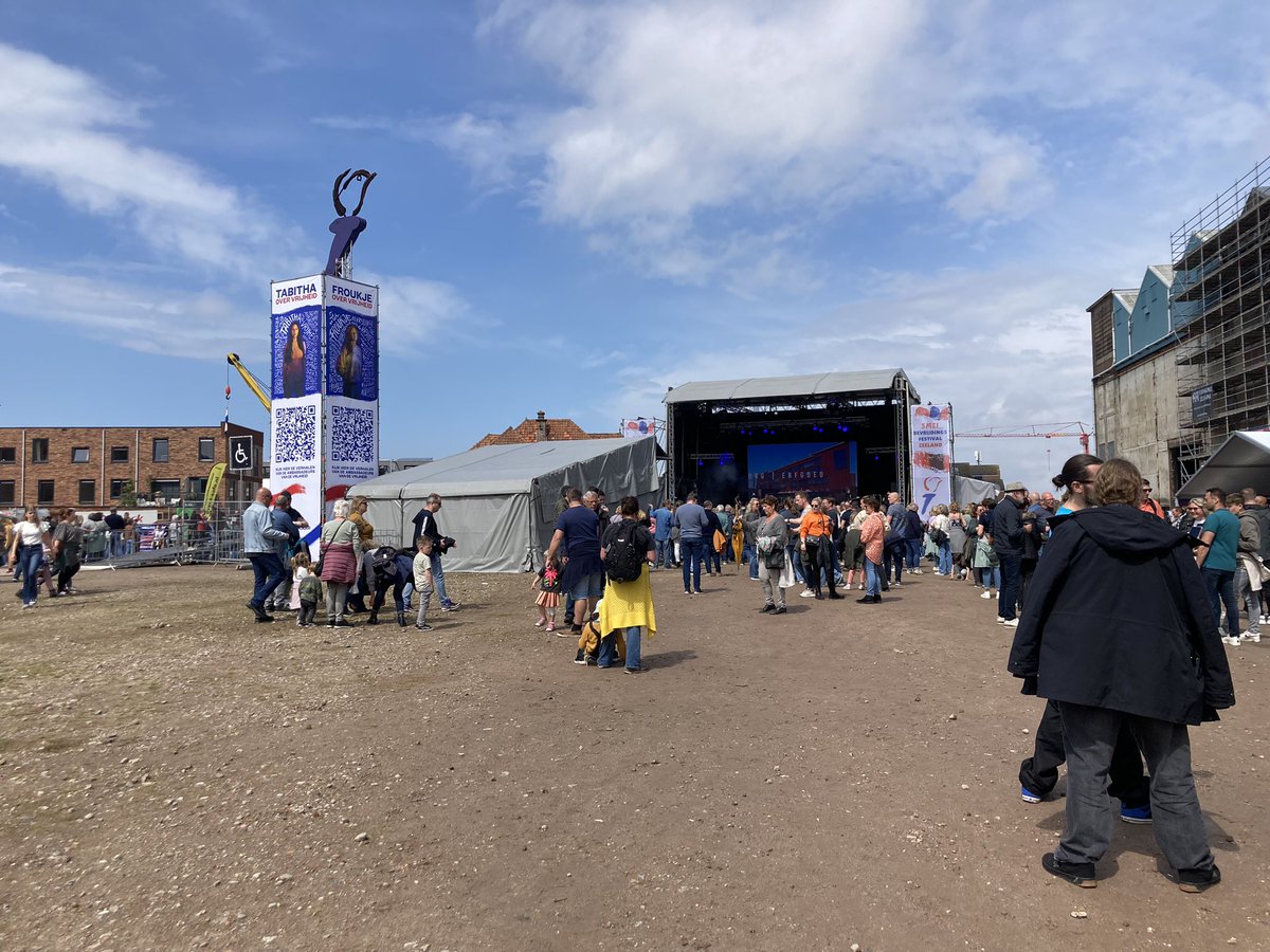 SimoneGideonse's tweet photo. Hij is er! De z☀️n! #omroepzeeland #bf2023 #vlissingen https://t.co/2Yn2EiAvzf