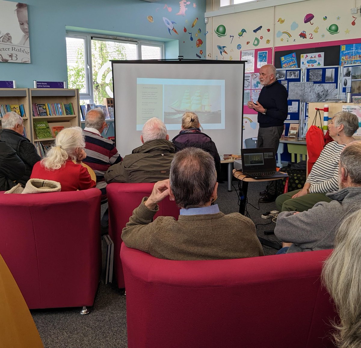 Darganfodmwy's tweet photo. Ray Collier from Friends of Hafod Morfa Copperworks yn #Llyfrgell Brynhyfryd heddiw!
@CopperworksHM @Swansea_LACs #treforys #abertawe @histassoc_swan https://t.co/G3sfWteJAX