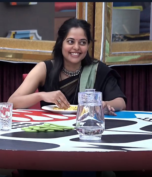 Harsha_909's tweet photo. My favorite pic of @thebindumadhavi 
BINDUMADHAVI IN NEWSENSE https://t.co/YWjrwJJXz5