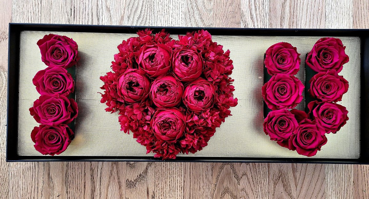endlessblossoms's tweet photo. Rose Box with preserved roses and acrylic cover, real roses that will last more than a year https://t.co/XimTXQjJNB #anniversary #mothersday #rosebox #giftbox #boxforroses #lovebox #flowerbox #giftformom #mothersdaybox #motherdayroses #mothersdayrosebox #girlfriendg https://t.co/abeF6dBUMz