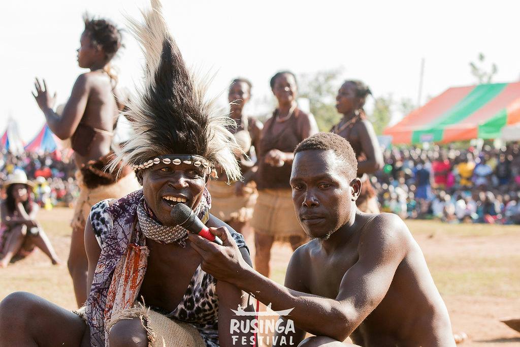 RusingaFestival's tweet photo. "A people without knowledge of their past history, origin and culture is like a tree without roots." - Marcus Garvey
#SubaLanguageTranslation: "Awantu awawula no okumanya ku omunayo, ensimuko ne enkola ziawu wafwana no omuti oguwula ne emizi."
Happy #WorldHeritageDay! https://t.co/CDZWmX9Ydy