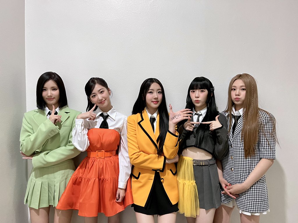 FvXcrTaaIAAKIiy?format=jpg&name=medium