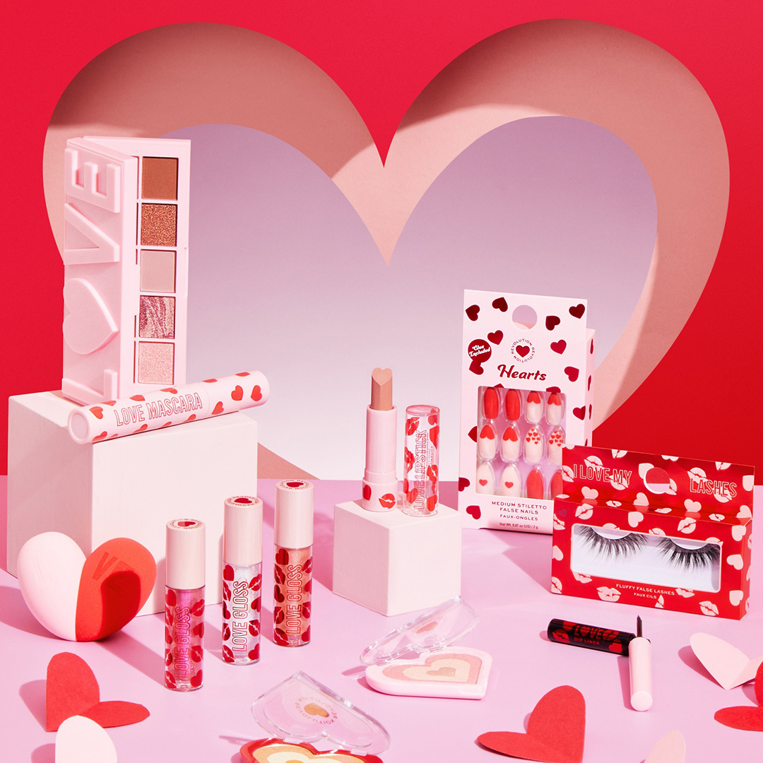 OrchardsCentre's tweet photo. Romantic makeup staples now in store at @primark! Including the Love Pink Highlighter only £3.50! https://t.co/ErvIXQKnNR