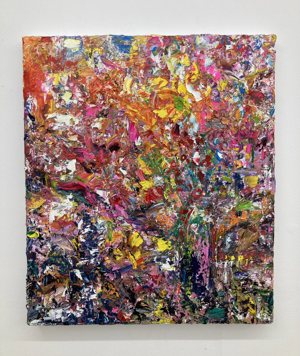 GalleryKTO's tweet photo. 佐藤舞梨萌の過去作をご紹介します。《百合　帽子　テオリア》(2015年、455×530mm、カンヴァスに油彩)には、佐藤が断続的に描いている「天使」が登場します。この謎めいた存在は、GALLERY KTOで開催中の個展「透明な青い鳥」にも姿を変えて現れています。2枚目の画像は《青い鳥の音色》(2022年)です。 https://t.co/Tbbr2Gc0W4