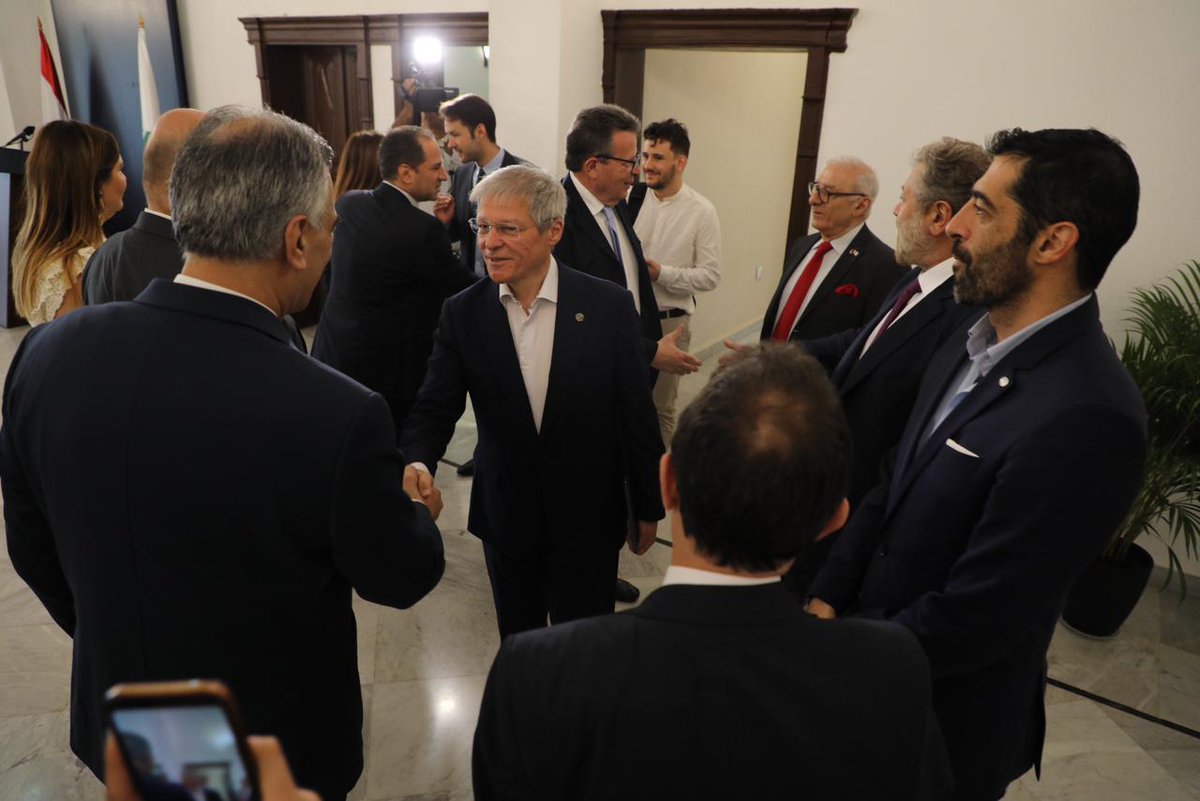 samygemayel's tweet photo. إستقبال الوفد البرلماني الأوروبي في الصيفي: لرئيس حر ومستقل عن اي فريق يسخره لمصالحه الفئوية

https://t.co/Xwhn2dNLN2

@selimelsayegh @EliasHankach @neematfrem @WaddahSadek @DaouMark @ZiyadBaroud @Joellebouabboud https://t.co/taiAvJaH1D