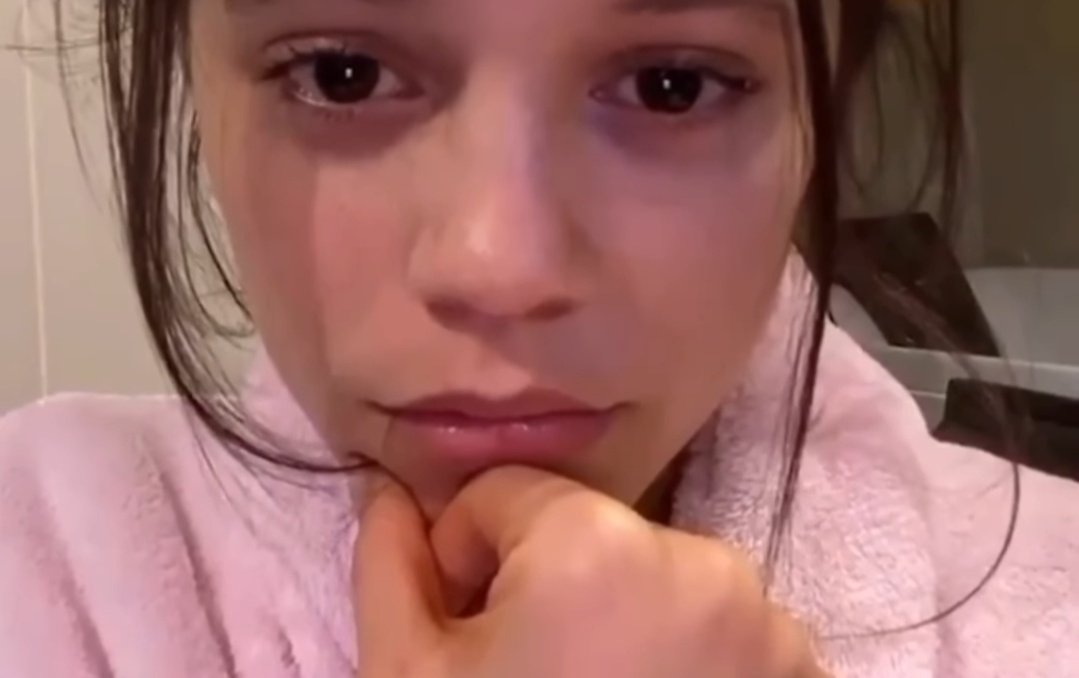JuliaMariaVent4's tweet photo. So cute Jenna 💗 https://t.co/b0paa1zZ9W