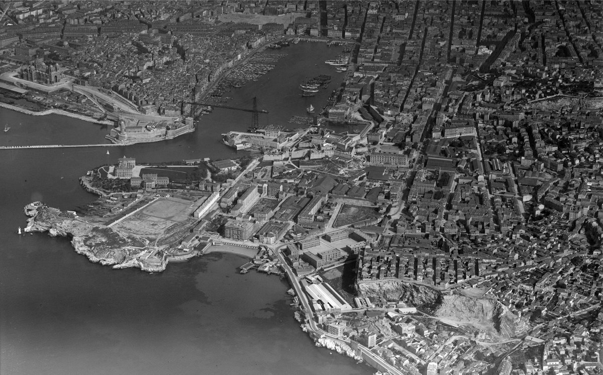 DavidLaMars's tweet photo. Un tour d'avion époustouflant au-dessus de #Marseille le 11 octobre 1931 https://t.co/RMJMQ15rkP
