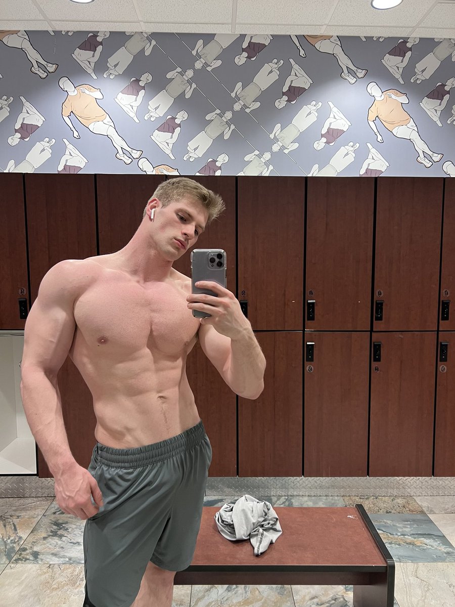 It was chest day 😈💪🏻