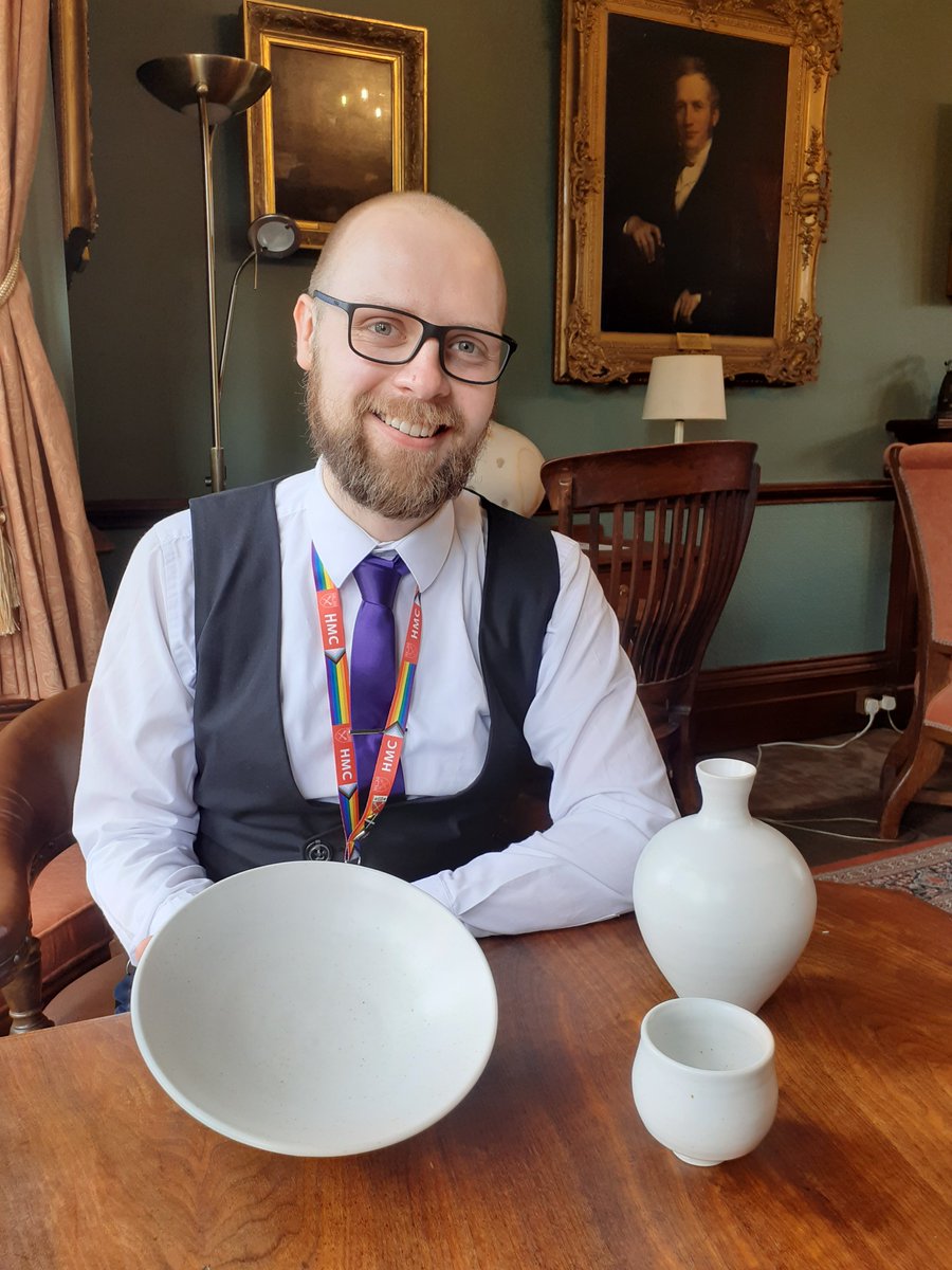 HMCOxford's tweet photo. #PotOfTheWeek, featuring our Norma E Bubier ceramics collection in the Leach-Cardew tradition AND our staff & Fellows. Here's Richard, Admissions Officer, with his favourite pots - by Joanna Wason @leachpottery. Qs about our #ceramics? librarian@hmc.ox.ac.uk #slipware https://t.co/owtvEQVpmD