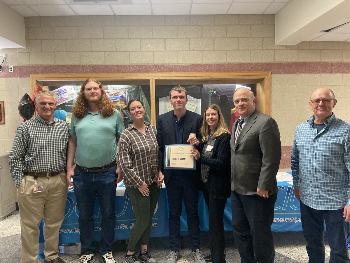 MrsKlossGVSD's tweet photo. Enjoyed celebrating our Garnet Valley recipients at The Delaware County Right to Education Local Task Force’s Making a Difference Awards Ceremony! #gvfeeling https://t.co/MxP3iH8mFK