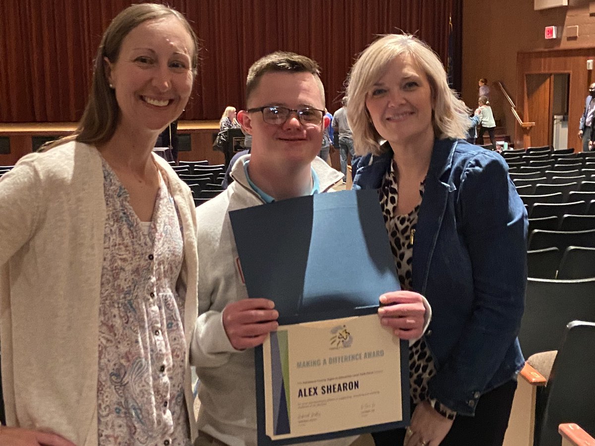 MrsKlossGVSD's tweet photo. Enjoyed celebrating our Garnet Valley recipients at The Delaware County Right to Education Local Task Force’s Making a Difference Awards Ceremony! #gvfeeling https://t.co/MxP3iH8mFK