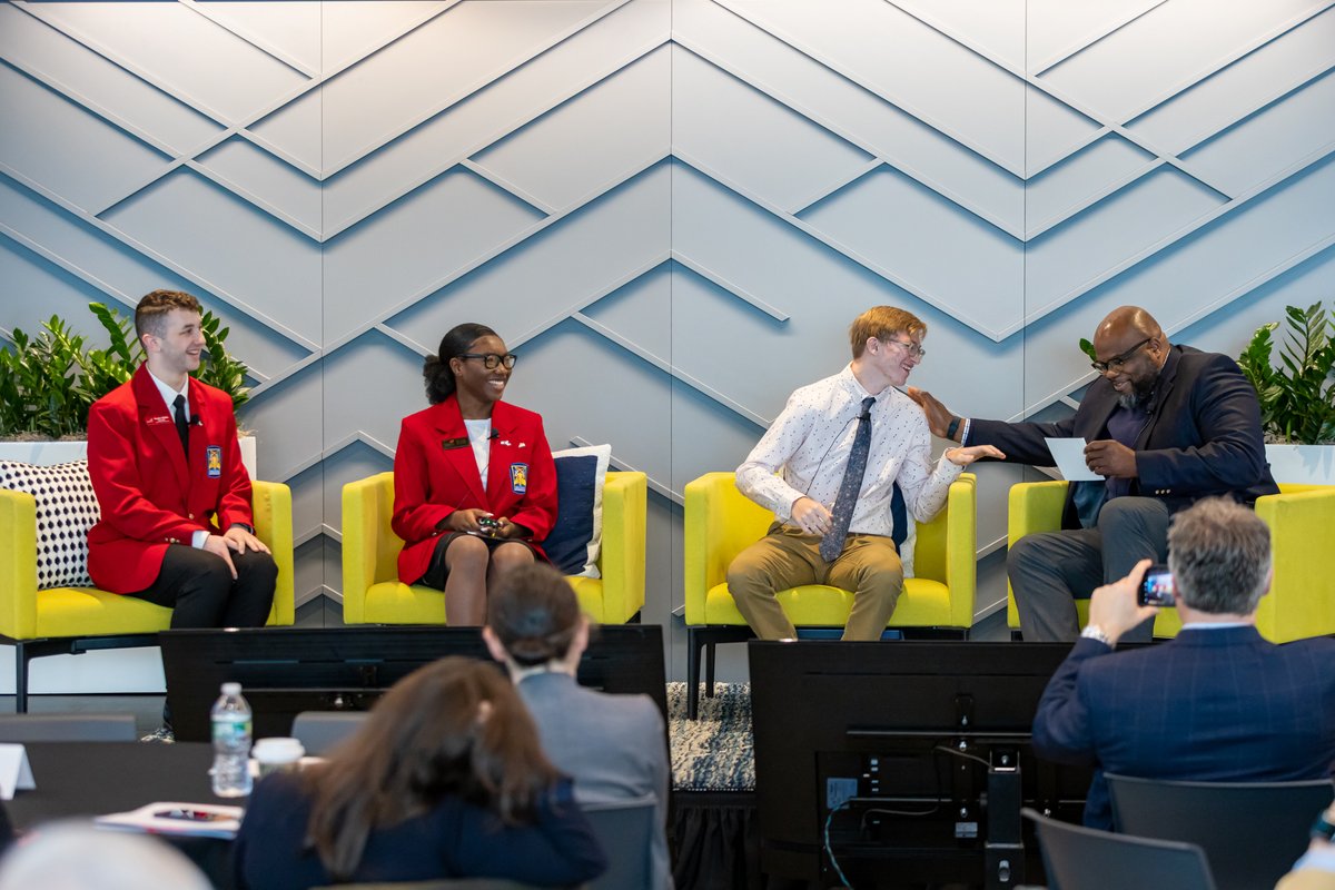 MassLtGov's tweet photo. It’s time to #ReimagineHighSchool with the hands-on training and higher ed courses that students are asking for, especially with so many STEM jobs waiting for them when they graduate. Fantastic first #MASTEMSummit with @MassEducation! https://t.co/4uz1bKGTkt
