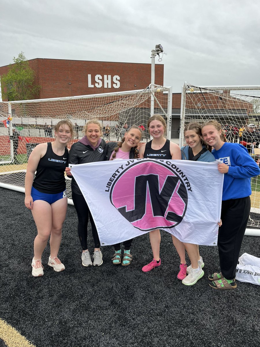 MrEnglishLHS's tweet photo. Sophie Lane’s last race for LHS😢

Sophie’s impact on @JaysXC and Track is undeniable and we are going to miss her dearly. She represents everything we want our programs to stand for and you can’t find a better example of Leaders Eat Last!

Well done, Sophie. Well done. https://t.co/18M0SeJSN5