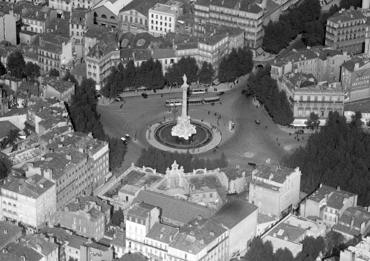 DavidLaMars's tweet photo. Un tour d'avion époustouflant au-dessus de #Marseille le 11 octobre 1931 https://t.co/RMJMQ15rkP
