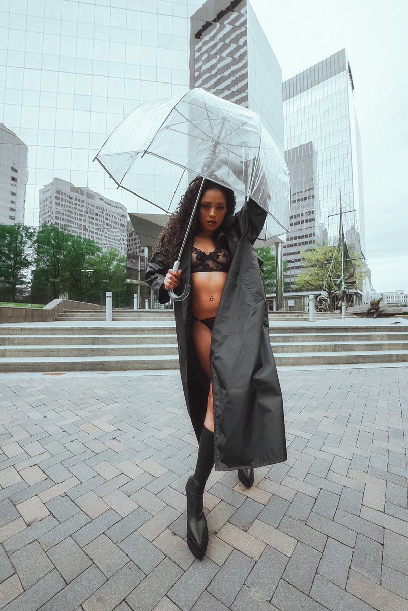 aspenonlife's tweet photo. Everyday the sun won’t shine
But that’s why I love tomorrow 

📸: @renzofit_media 

@rumorsboutique 
@aureliaintimates.official 
@stevemadden 

#rainyday #aprilshowers #spring #rainshoot #aspenonlife #editorialphotoshoot #umbrella #rva #rvamodel #dmv #dmvmodel https://t.co/1jaslI3pYZ