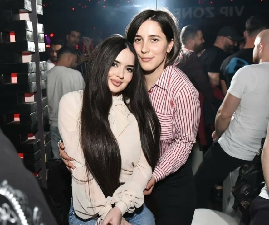 UedaKaci's tweet photo. Ta nisim festën e fitores që sot ? Apo presim edhe 9 ditë 🙈 , 🔥 Njësia 6 💜💫 #KE6 #EVTEAM https://t.co/IjEZ8fP03D