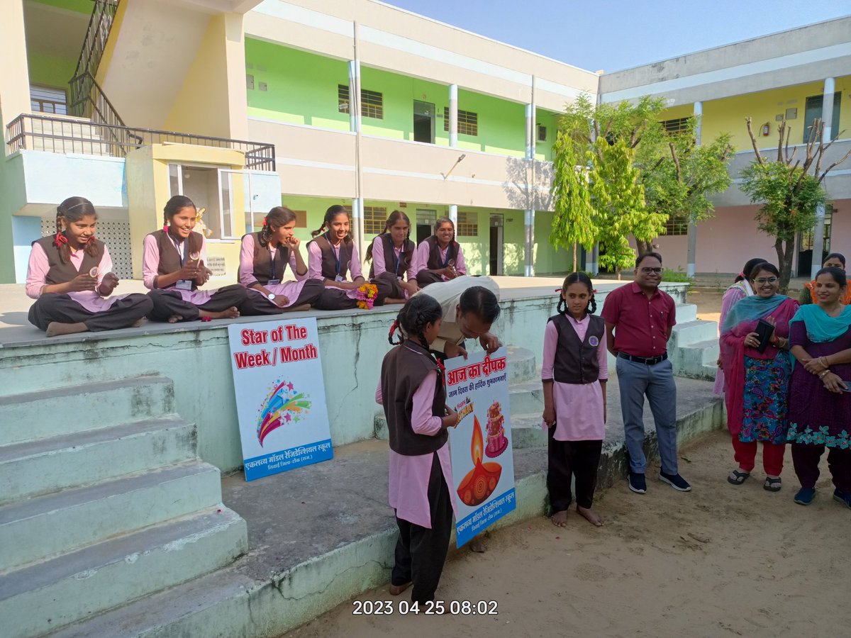 EmrsNewai's tweet photo. एकलव्य मॉडल रेजिडेंशियल स्कूल निवाई द्वारा नवीन नवाचार
@nests_emrs @PMOIndia https://t.co/zcJPz88LPv