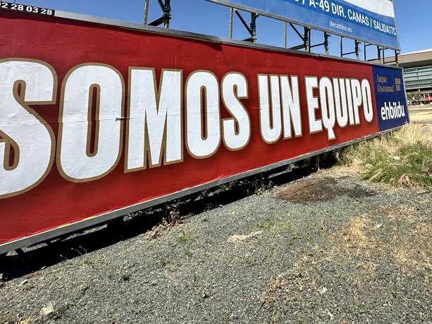ehbildu's tweet photo. Sevilla tiene un color especial ❤️💙

AUPA OSASUNA! https://t.co/pxg8mFy6Tj
