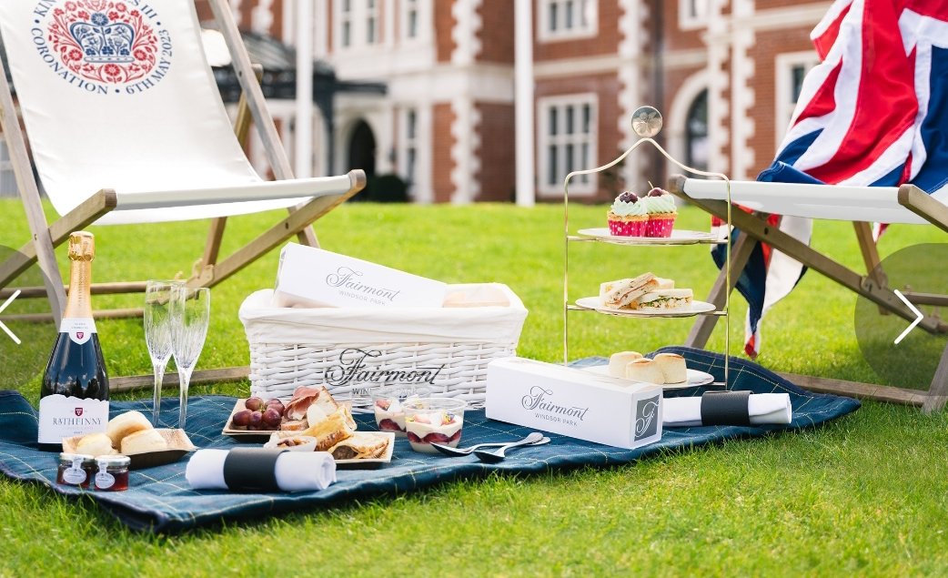 The coronation bank holiday is here! Check out our instagram stories to see the bank holiday special offers and deals in Blackheath Village 🇬🇧🍾🥂🍰

instagram.com/blackheath_vil…

#Coronation #BankHolidayWeekend #Celebration #ThingsToDo #London #Foodies  #Picnic #party #familyfun