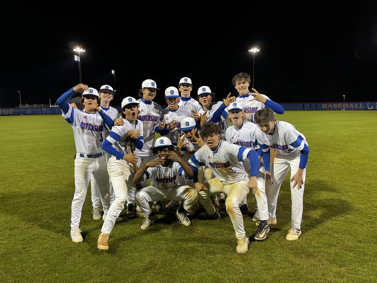 <a href="/Rvsidebaseball/">Riverside Baseball</a> 4th Walk Off W at Riverside this season! Kosnar/Harbour pounded the strike zone all night. The hot sticks of Kosnar, Sobieray, Barlett, Schaefer, Wyllie, &amp; Harbour sealed the W! Bottom 7- Harbour tripled, Flemming walked, &amp; Wyllie hit a missile walking it off!