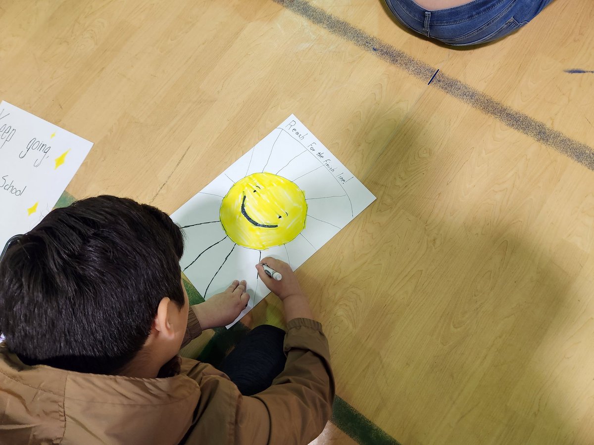 jagminski's tweet photo. SCA ambassadors and reps are making posters to encourage their fellow Eagles! We are going to ROCK THESE TESTS! #eaglesrock @GunstonElem https://t.co/YnAg9ZZhF0