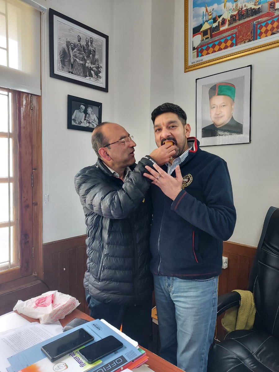 AmitPSingh3's tweet photo. Congratulations to Brother Atul Gautam for victory in Jakhu ward Shimla MC Elections 2023.
#jaicongressvijaycongress
#ShimlaMCElection https://t.co/g6M74ieLu6