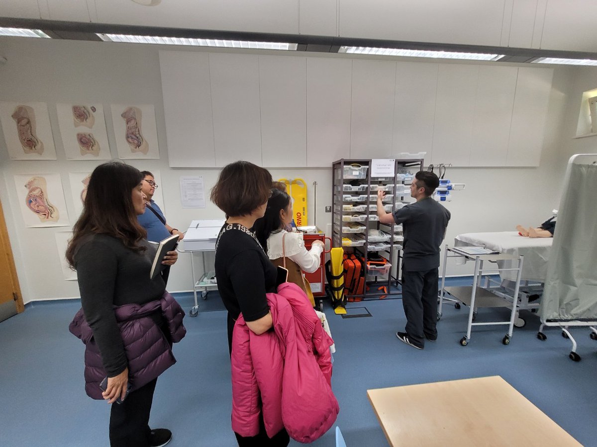 UKA_PEN's tweet photo. Day 3 of the exchange with everything focused around simulations in clinical teaching, First observing second year pharmacists and then visiting the @uea_Health Edith Cavell Simulation building. Thanks to @UEAPharmacy colleagues and @ODPGuru Tony Jermy #pharmacyeducation https://t.co/AI9yimIKz3