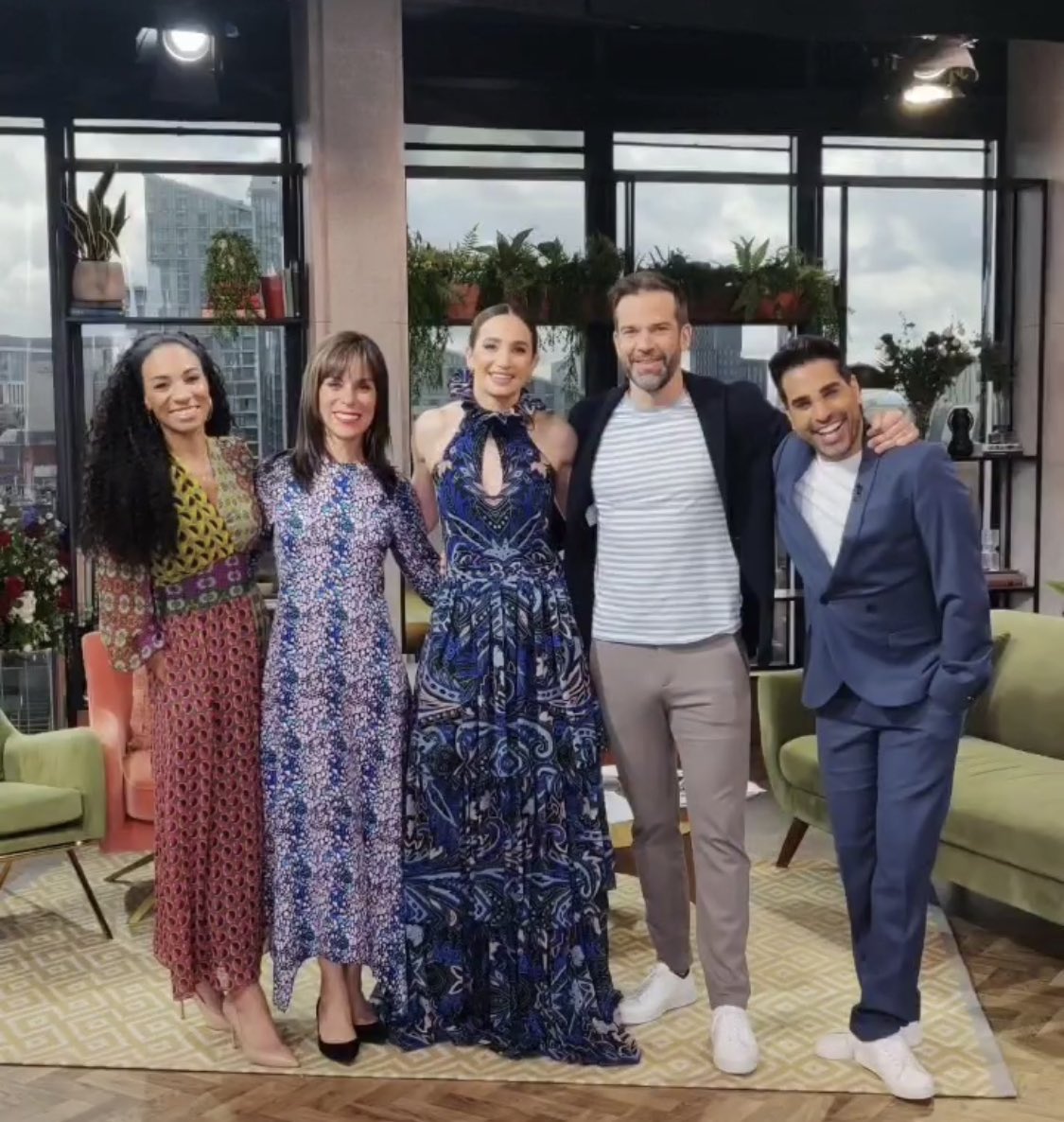 Lovely morning on <a href="/BBCMorningLive/">BBC Morning Live</a> Have yourselves a fab bank holiday ❤️