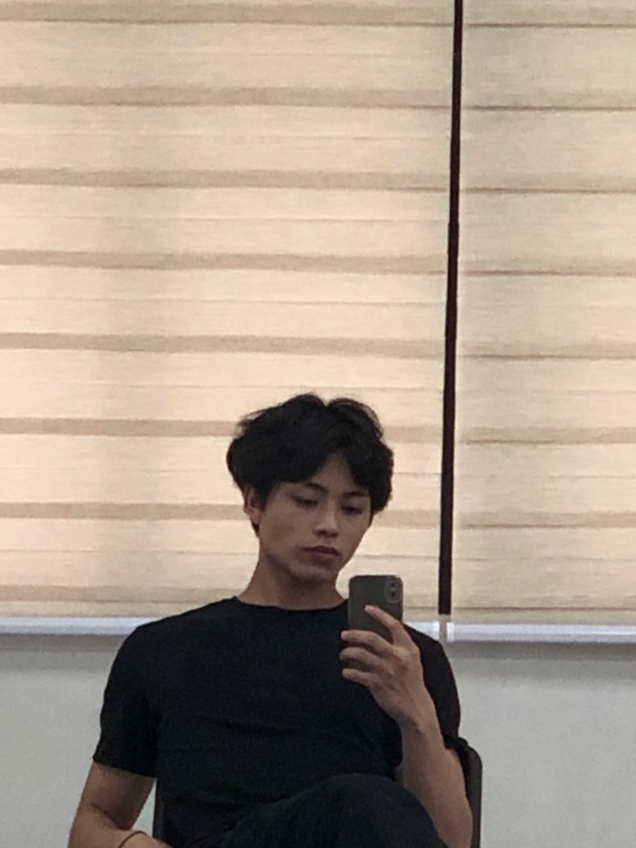 pluus_official's tweet photo. wassup SUM!! salamat sa binibigay nyong suporta samin hanggang ngayon!!! stay hydrated 

#PLUUSJustin https://t.co/lNo81PgcQh