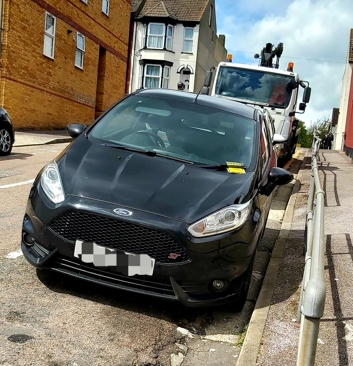 KentPoliceMed's tweet photo. Vehicle located by #MedwayTaskForce in #Chatham which officers suspected was #stolen. Checks confirmed it was taken from the victim's driveway in @EssexPoliceUK last month. Vehicle seized for @KentPoliceCSI to work their magic on, before it is returned to the victimπ#TeamWork RS https://t.co/ou9h4Di09M