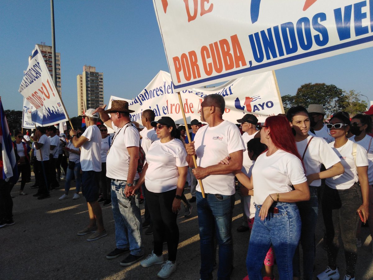 ProvedH's tweet photo. Este es el sentimiento que nos une #ALaPatriaManosYCorazón #Proved #Holguín https://t.co/B2Gvchx0F0
