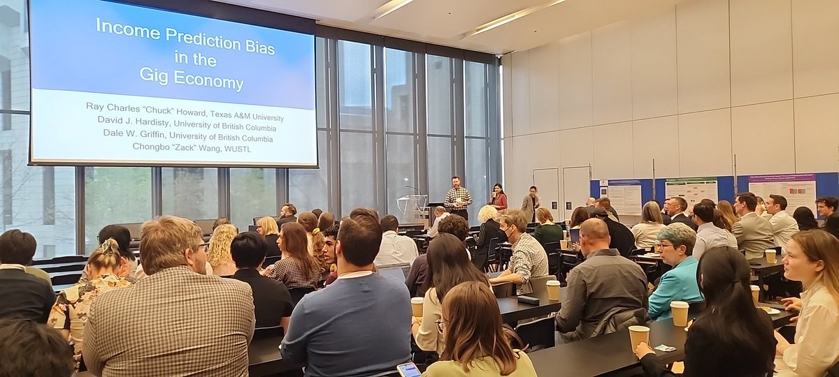 Always so nice to be back at <a href="/rotmanschool/">Rotman School</a> - this time for a #SOBDR2023 conference hosted by <a href="/UofT_BEAR/">BEAR UofT</a>!! <a href="/dilipsoman/">Dilip Soman 🇨🇦</a> <a href="/julian_house/">Julian House</a>