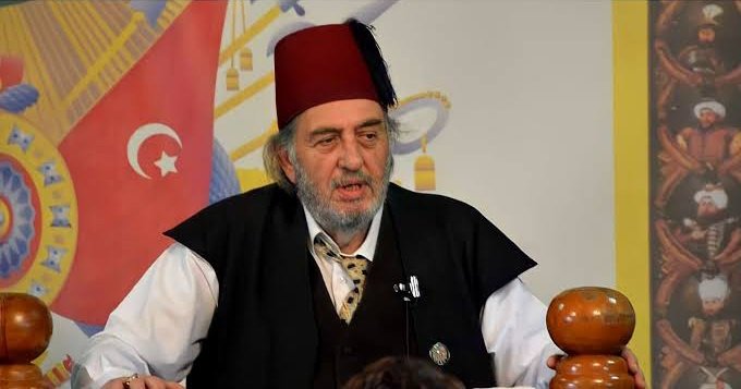 Mertt3475's tweet photo. Delilik , şüphesiz aptallıktan iyidir ..
Delilik , varolmuş bir zekanın yokoluşdur..
Aptallık varolmamış bir zekanın, varolmamaya devam etmesidir..
Deliliğin mazisi şanlı, aptallığın şerefli bir tarihi bile yoktur ..

Allah rahmet eylesin ☝️🌼

#KadirMısıroğlu https://t.co/7L0CzO9JLU
