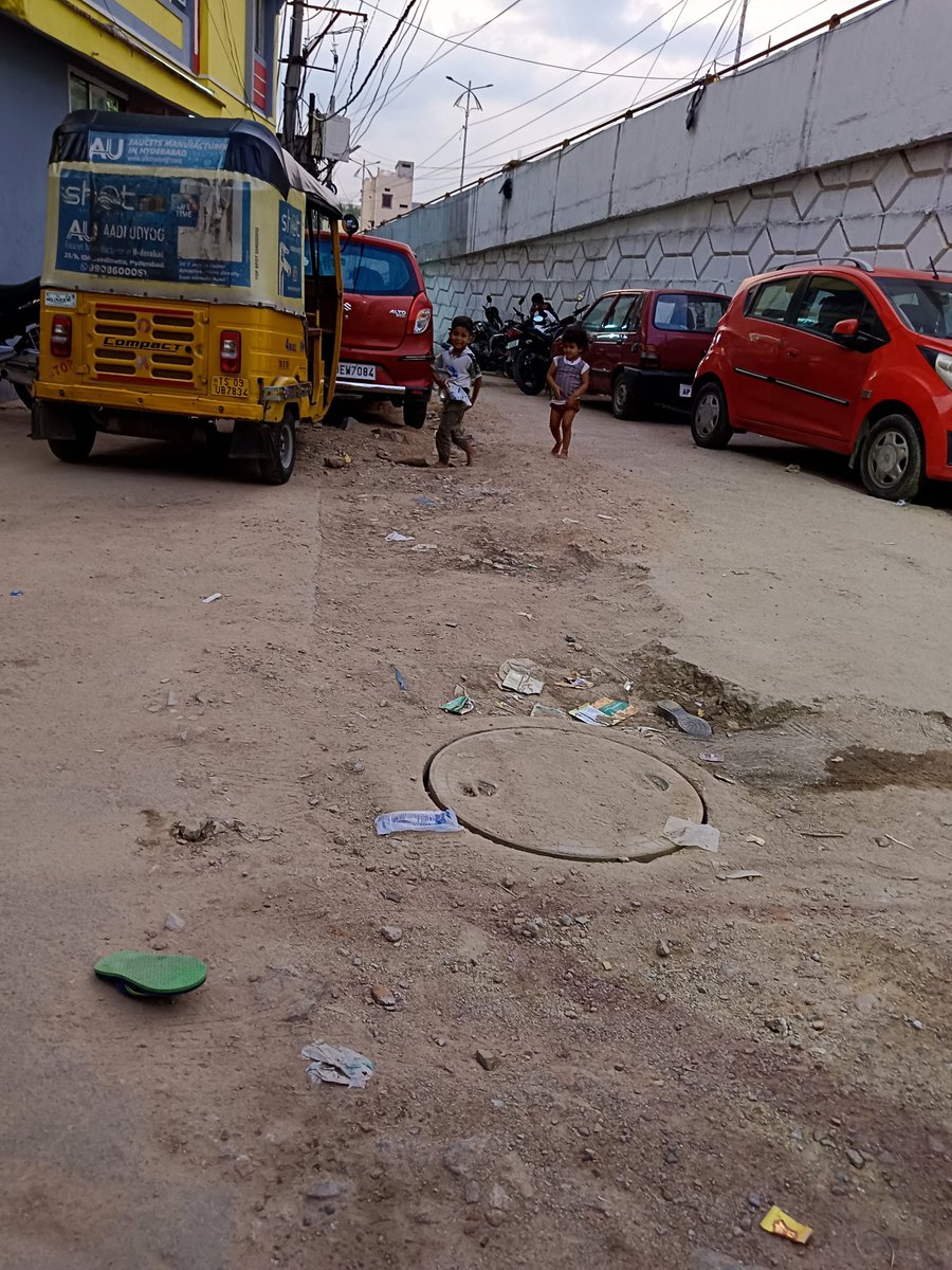 Ram05264947's tweet photo. @HMWSSBOnline @ktr @hmwssbgmom2b @Hmwssbdgmalibad @hmwssbmgrjngmet Upon multiple reminders to the section there is no action been taken still , there is an hospital in the street . The kids play in this area there is an hole created even there was an incident in secbad due to negligence of officials still there is no immediate resolution https://t.co/0aJtdkJ1Vj