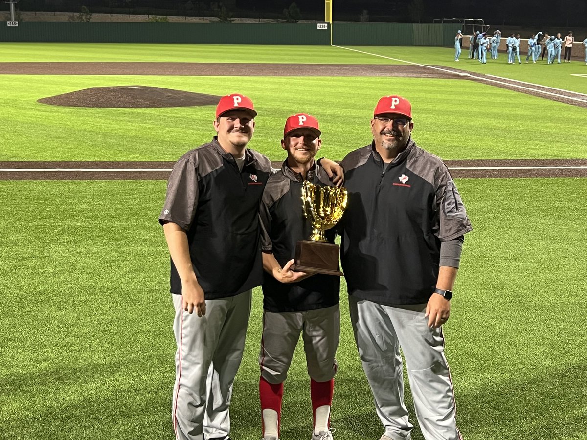 JacobMooney32's tweet photo. Bi district champs 🏆 https://t.co/YPmRAgPwSt