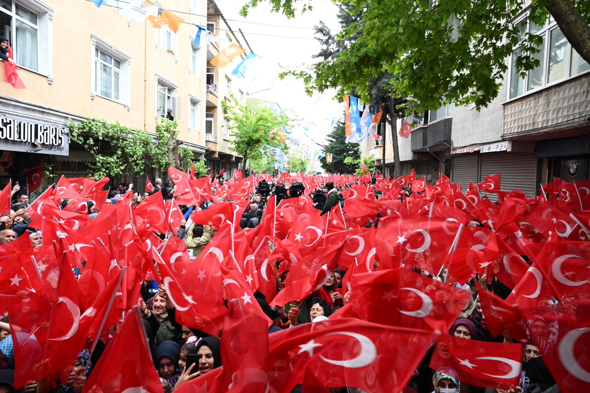 PKK'yı Türkiye'de çökerttik.
Dağlarda 85 terörist kaldı. 

14 Mayıs, PKK'yı toprağa gömmenin seçimidir.

Milletimiz, sandıkta gerekeni yapacaktır

💚 Gaziosmanpaşa Karadeniz Mahallesi'nde hemşehrilerimizle 📷