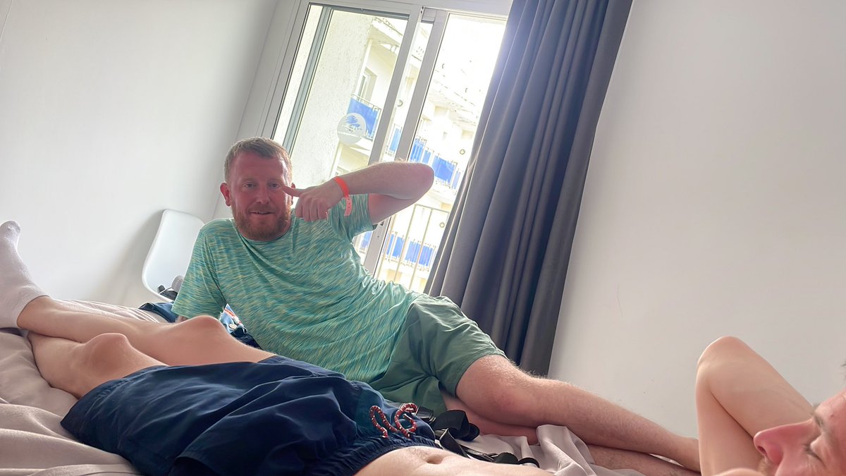 Smiggs “my mum deffo wears an Eric Cantona Top when me dads dusting her”