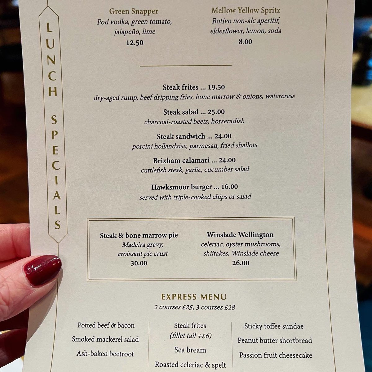 Imagine if Hawksmoor did pie? Well now they do 😍 This steak + bone marrow pie with Madeira gravy and croissant pie crust is on the new lunch specials menu, and it’s SO GOOD (designed to share apparently, but I demolished it by myself with mash, buttered greens + more gravy 🙈😂)