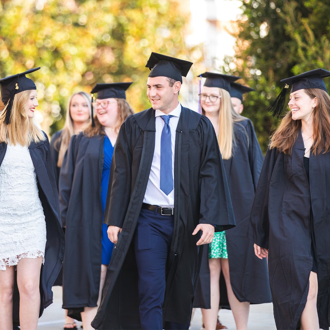 UCumberlands's tweet photo. The big day is upon us! Who's the one person you couldn't have done this without? Tag them below.
#ucumberlands #cumberlandsgrad #graduation23
.
.
.
As a reminder: directions, parking, live stream, etc., visit
https://t.co/HGUYupgif0 https://t.co/LqIln1dZ3Q