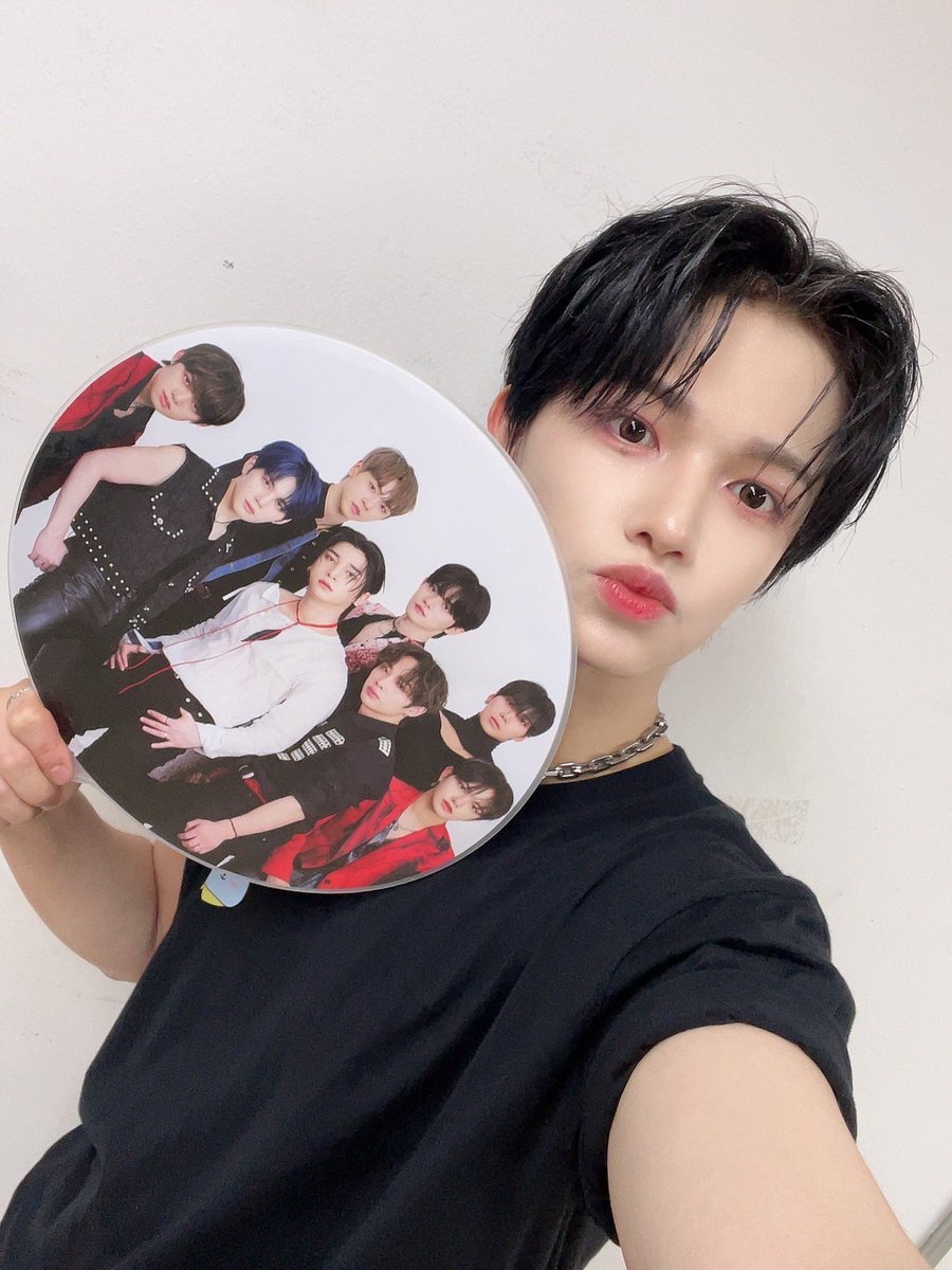 [#빛] 

피크타임 첫콘 완료!!☺️
좋은 추억 만들어준 엘스 너무 감사해요
내일도 즐겁게 놀아보아요 사랑해요😘 

#BAE173 #비에이이173
#BIT