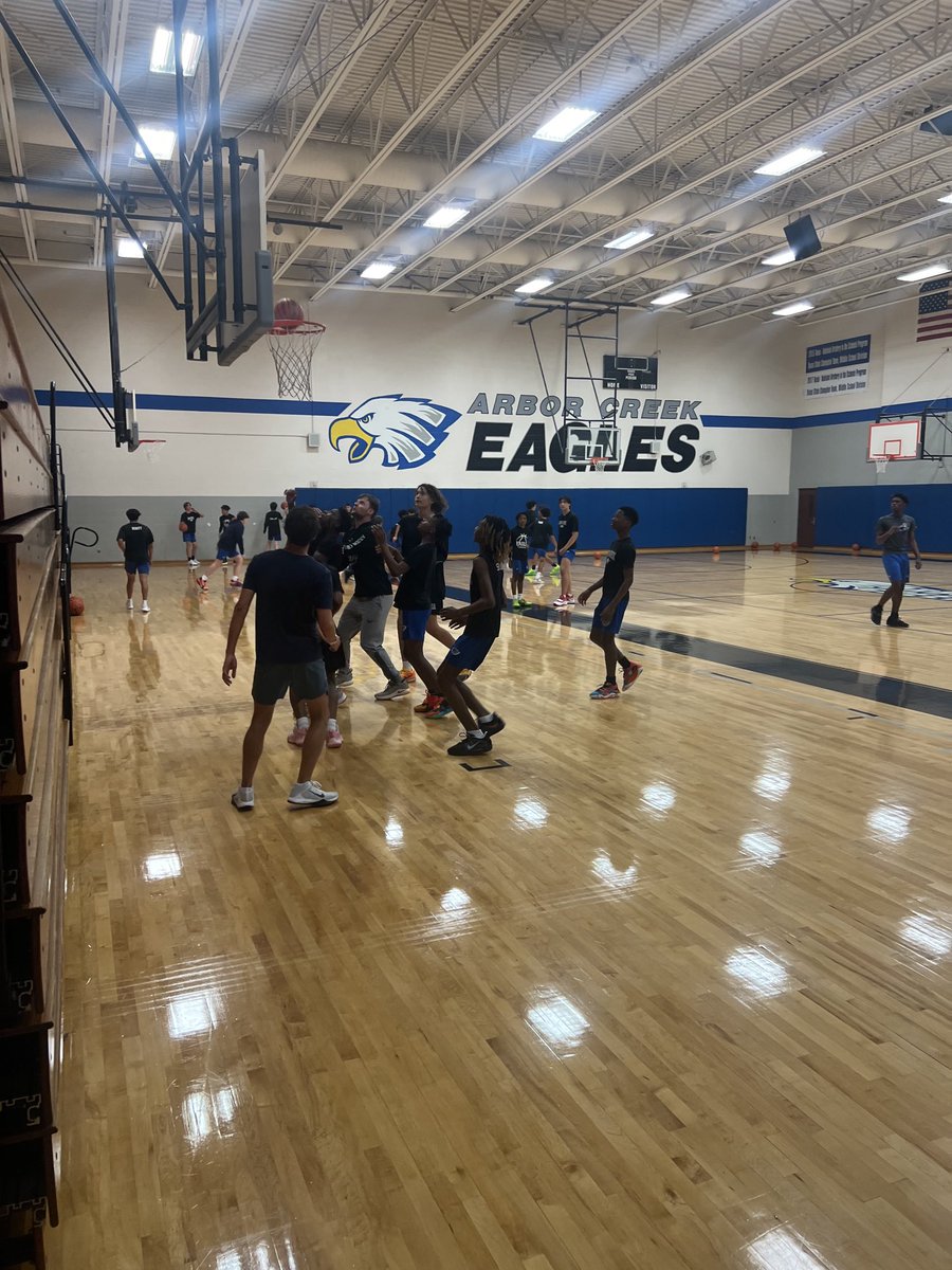 ACMS_Sports's tweet image. Open Gym was a huge success this morning. Turnout was great! Dedicated kids looking to get work in! ⁦@HebronHawksBB⁩