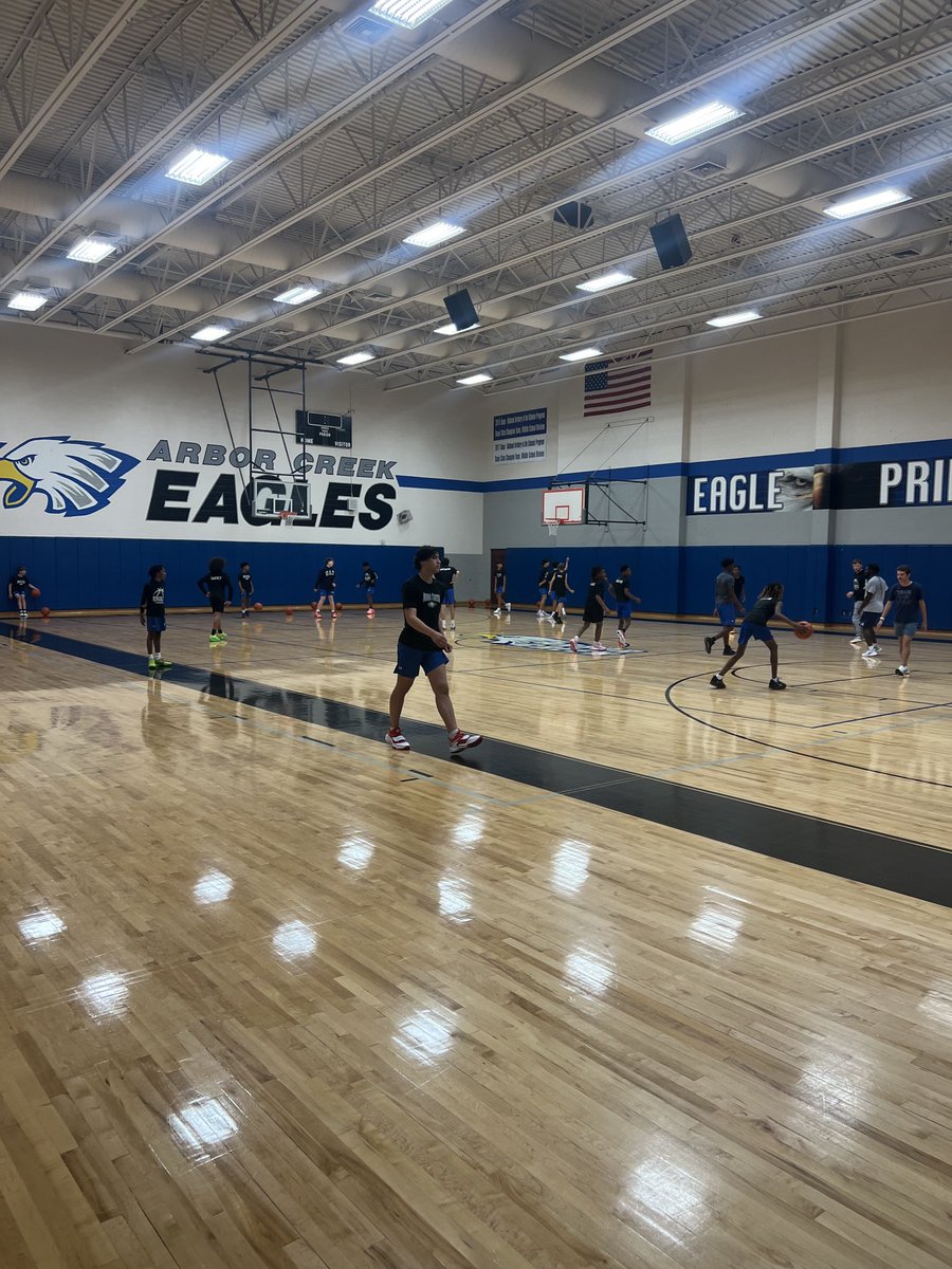 ACMS_Sports's tweet image. Open Gym was a huge success this morning. Turnout was great! Dedicated kids looking to get work in! ⁦@HebronHawksBB⁩