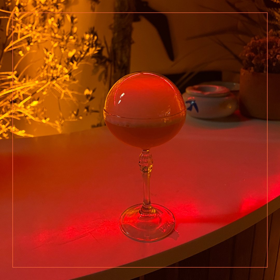 FuturingEvents's tweet image. Recipe for a successful internal seminar evening:
⚪ Blow some bubbles
🍸 Pour some cocktails
🥁 Shake to the beat
🔴 Add more bubbles
🌸 Place fun props at the photocall
✏ Don't take yourself too seriously, get your caricature done already