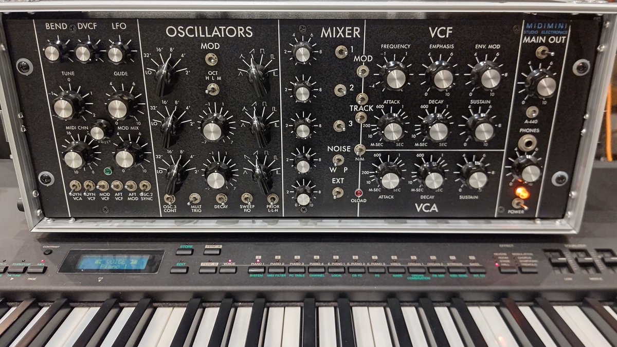 ken_punch_bass's tweet image. ひさびさに鳴らしてみましたがやはり強力！
＃StudioElectronics #MIDIMINI #P200 #YAMAHA